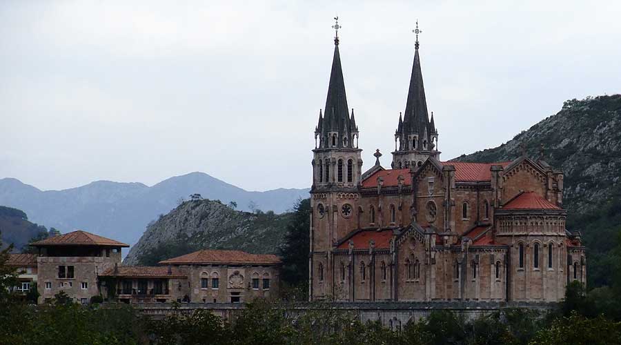 n_basilica_de_covadonga.jpg